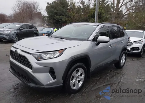 2020 Toyota Rav4 Xle z USA, uszkodzony, nr VIN JTMW1RFV4LD519354